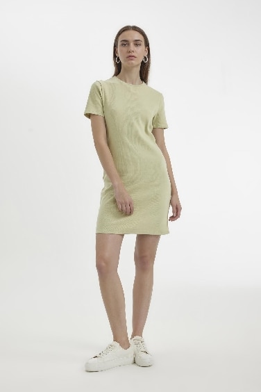 فستان قصير نص كم مضلع بوديكون برقبة مستديرة