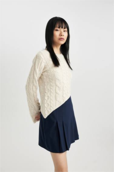 Slim Fit Dar Kesim Bisiklet Yaka Triko Kazak