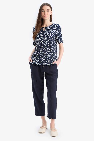 Традиционная стандартная посадка футболка с круглым вырезом и цветочным принтом брумчик с коротким рукавом