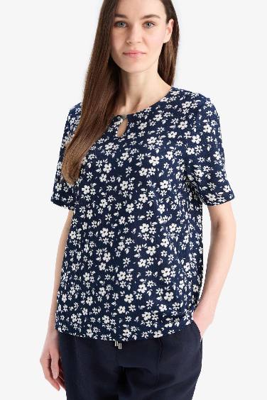 Традиционная стандартная посадка футболка с круглым вырезом и цветочным принтом брумчик с коротким рукавом