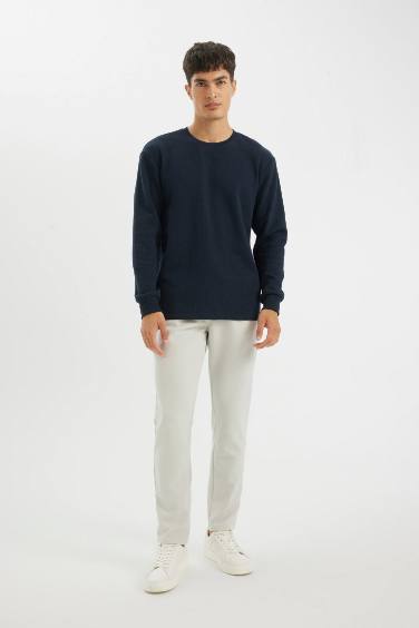 Футболка стандартного кроя с круглым вырезом