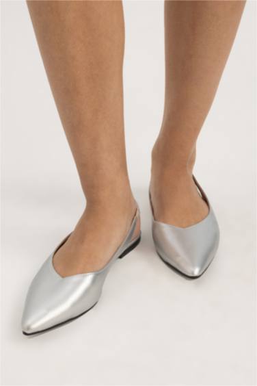 Woman Faux Leather Flat Sole Babet