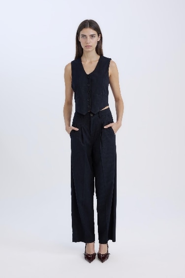 V Yaka Çizgili Düğmeli Blazer Yelek