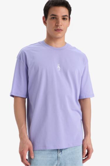 تيشيرت اوفر سايز بطبعة من الخلف برقبة مستديرة