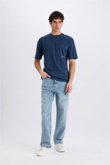 Футболка квадратного кроя с круглым вырезом и принтом