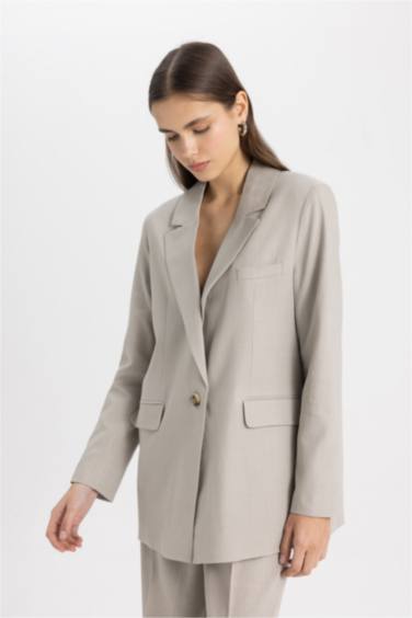 Әйелдерге үлкен пішім Блэйзер