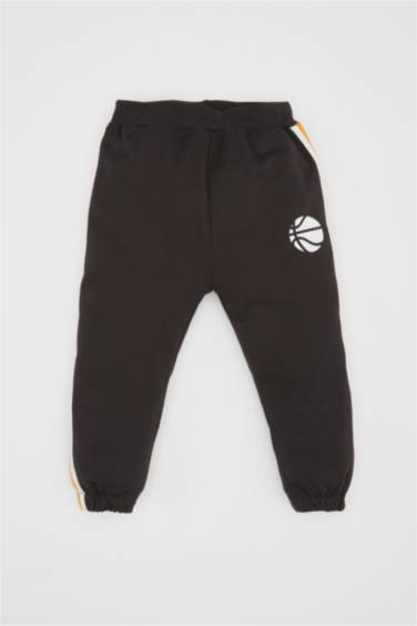 طقم سروال وتي شيرت رياضي بياقة مستديرة - قطعتين