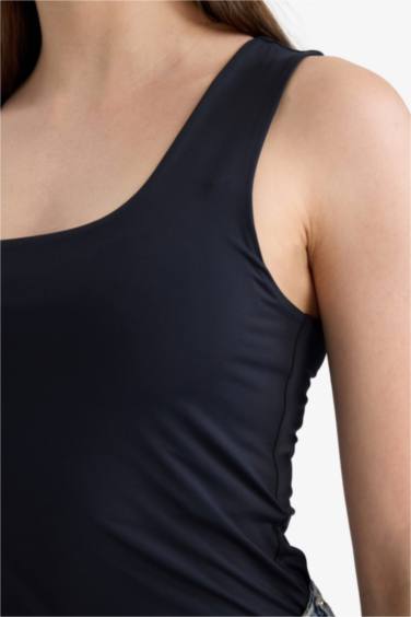 Узкий крой, майка с U-образным вырезом