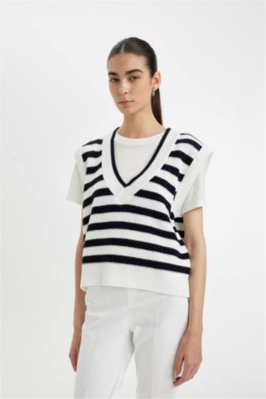 Regular Fit Çizgili V Yaka Selanik Kumaş Triko Süveter