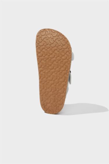 صندل ولادي بكعب مسطح