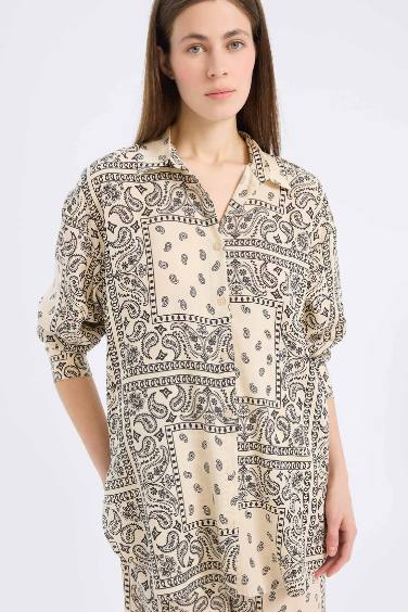 Chemise de Plage en Viscose à coupe régulière à motifs de Fall in Love