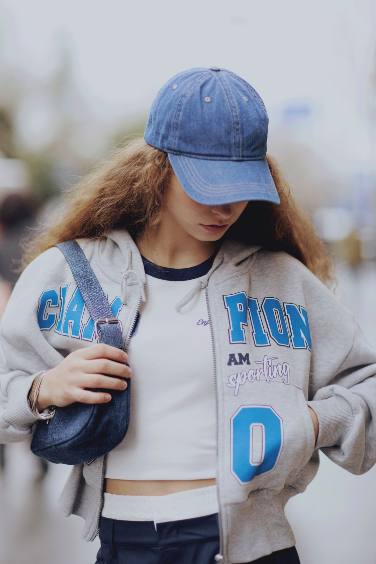 سويتر قماش سميك اوفر سايز بغطاء للرأس بجيب بطبعة نجمة