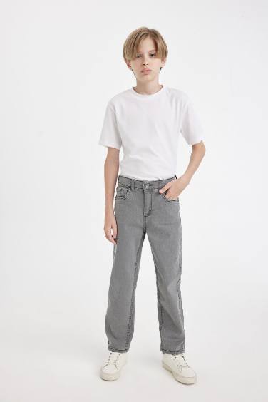 Boy Straight Fit Jeans