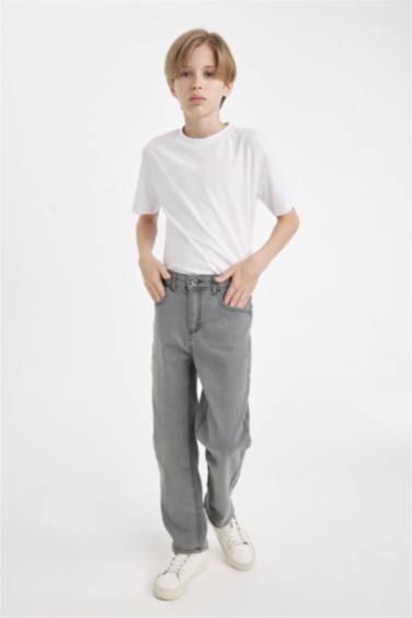 Boy Straight Fit Jeans
