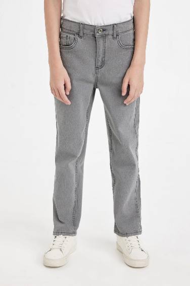 Boy Straight Fit Jeans