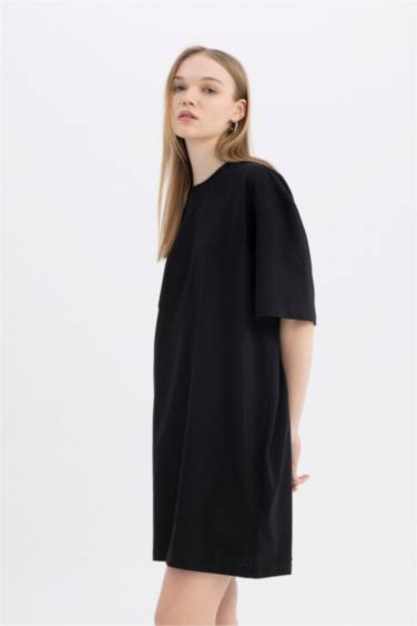 فستان قصير نص كم ممشط