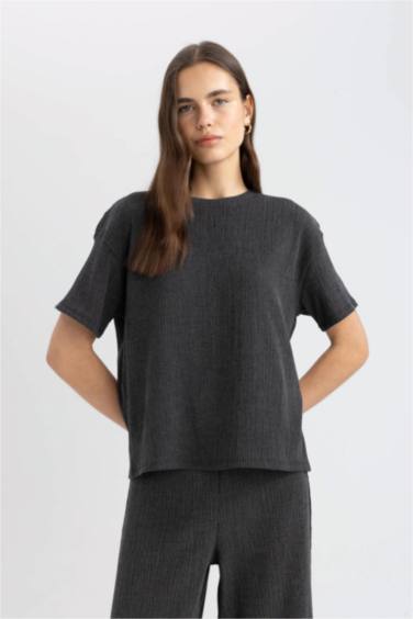 تيشيرت نص كم قصة مريحة ممشط