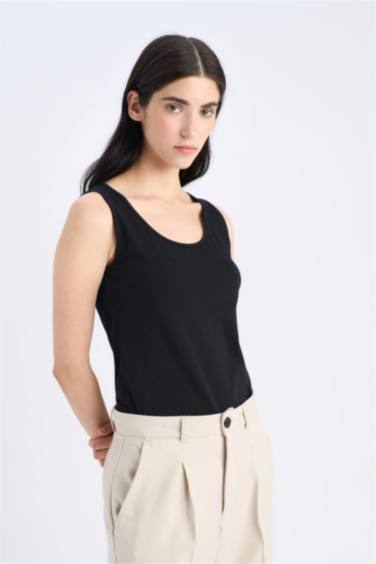 ديباردور مضلع سليم فيت عادي برقبة مستديرة