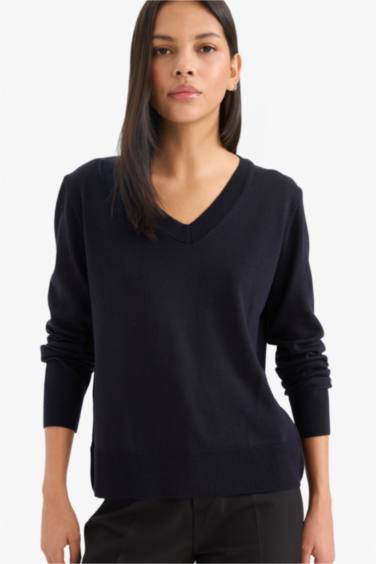 Relax Fit V-Neck Pullover