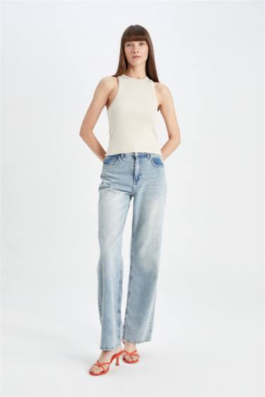 أندر شيرت مضلع سليم فيت بياقة هالتر