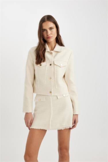 جاكيت بليزر كروب برقبة قميص تويد