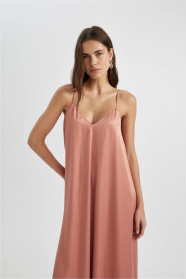 Платье с коротким рукавом миди А-силуэта с V-образным вырезом из сатина