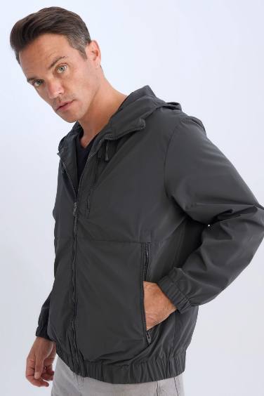 Regular Fit Hooded Zippered Pocketed Mesh Lined Jacket