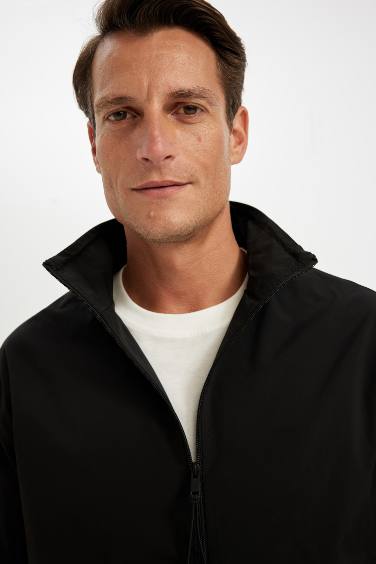 Regular Fit Dik Yaka Fermuarlı Cepli Mevsimlik Baharlık Ceket Mont