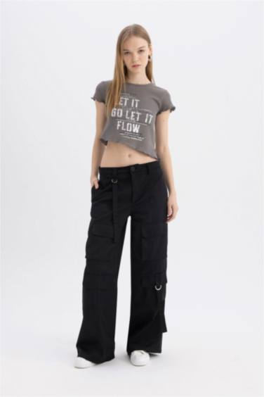 Wide Leg Cargo Pants