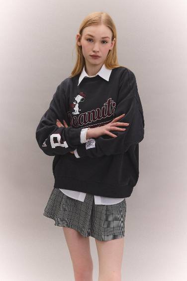 Oversize Fit Snoopy Licensed Printed Sweatshirt