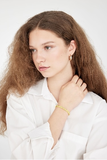 Woman Yellow String Gold Bracelet