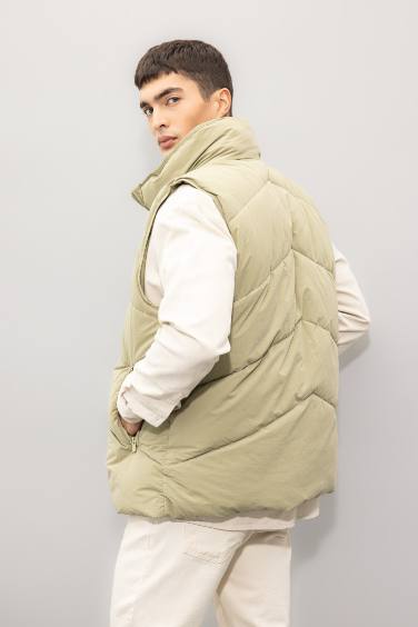 Жилет стандартного кроя на молнии