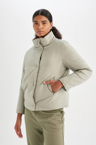 جاكيت خفيف قصة عادية مقاوم للماء