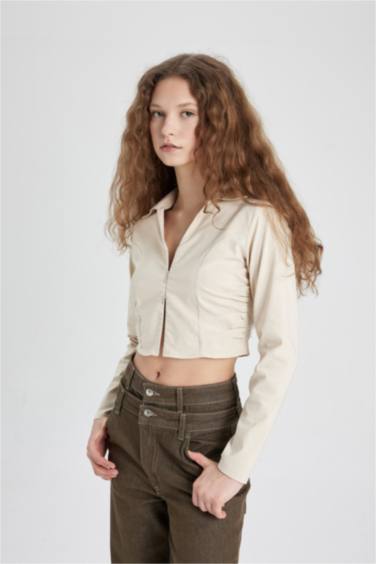 بلوزة سليم فيت كم طويل بياقة قميص