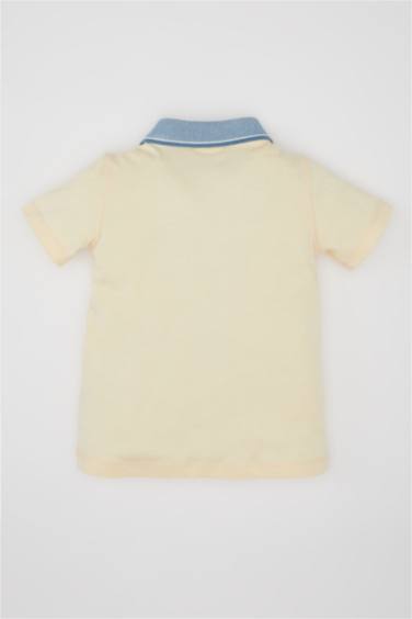 تيشيرت بولو ولادي نص كم بطبعة شعار قصة عادية