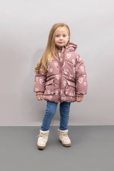 قمصلة نفخ بناتي بغطاء للرأس بطبعة قلب