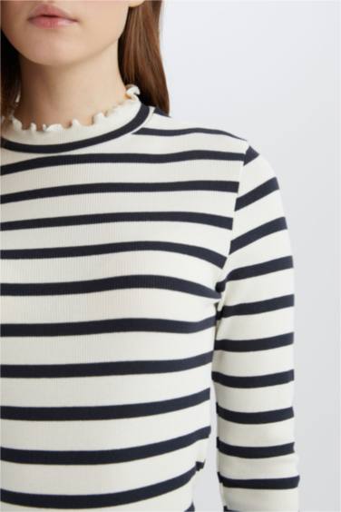 Yarım Balıkçı Yaka Çizgili Uzun Kollu Tişört