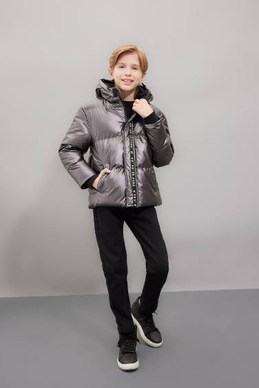 جاكيت بامب اولادي وتر برووف بكابيشون ببطانة فروية