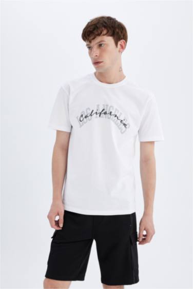 Short droit à coupe régulière