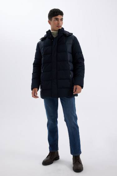 Slim Fit Dar Kesim Astarlı Kapüşonlu Fermuarlı Cepli Kışlık Parka