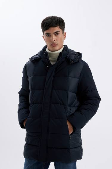 Slim Fit Dar Kesim Astarlı Kapüşonlu Fermuarlı Cepli Kışlık Parka