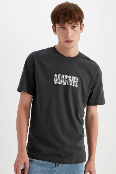 T-Shirt coupe régulière à Manches Courtes avec Logo Marvel