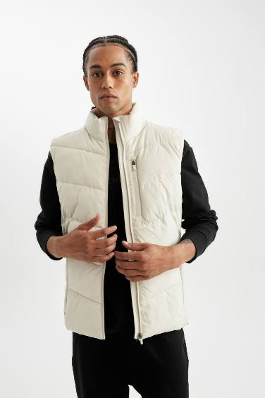 DeFactoFit Su İtici Rüzgar Geçirmez Normal Kesim Dik Yaka Fermuarlı Cepli Şişme Yelek