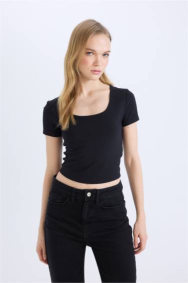 T-shirt noir slim à col U et manches courtes