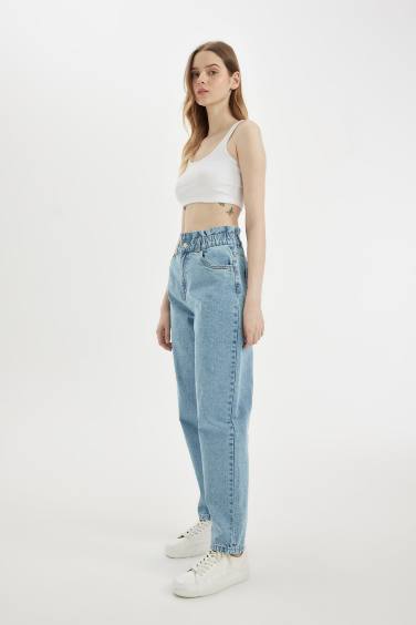 Jean paperbag taille haute à jambes courtes à effet délavé