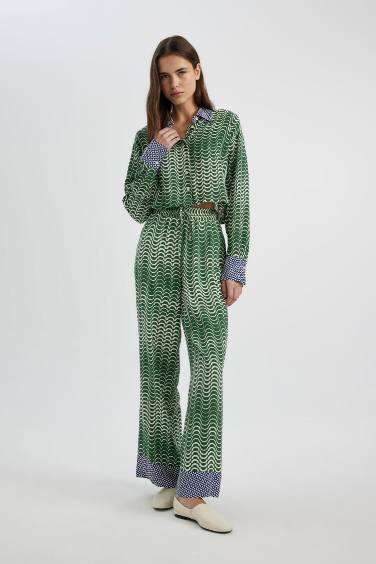 Pantalon à jambe large et à motif taille haute