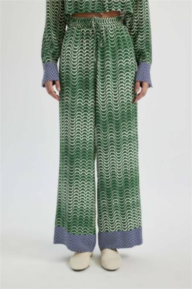 Pantalon à jambe large et à motif taille haute