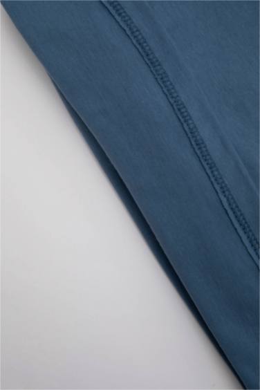 طقم بيبي اولادي بطبعة شعار قصة عادية من قطعتين