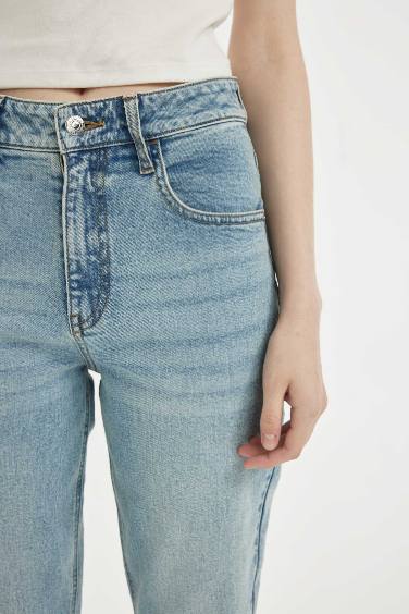 بنطلون جينز كومفرت موم فيت بخصر عالي