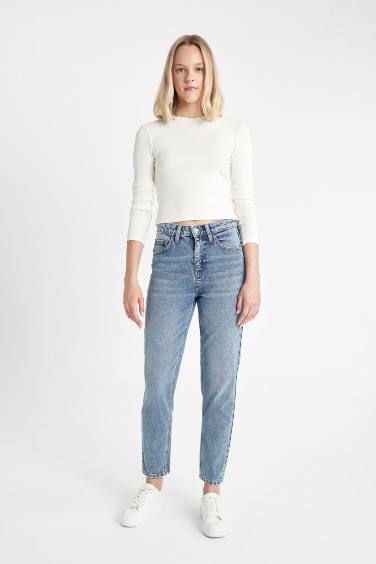 بنطلون جينز موم فيت بخصر عالي